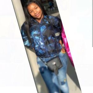 Meet your Posher, Brittney